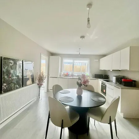 Aderrig Modern Homestay * Дублин